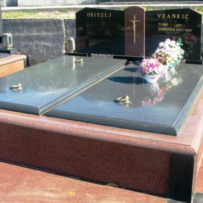 Dvodjelne Grobnice 16